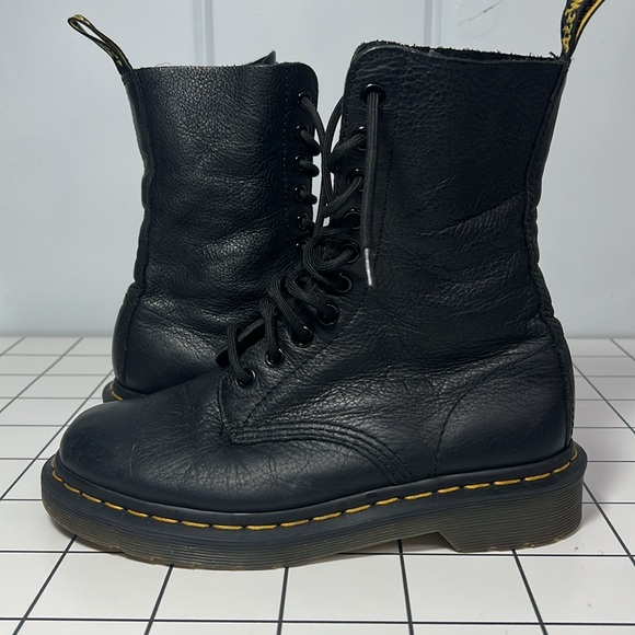Dr Marten 1490 size 6 (UK 4) 10 eye Black Virginia Leather Boots - Picture 6 of 10